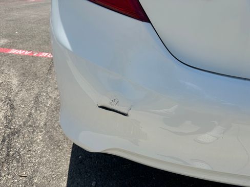 Used 2012 Toyota Camry XLE FWD image 18