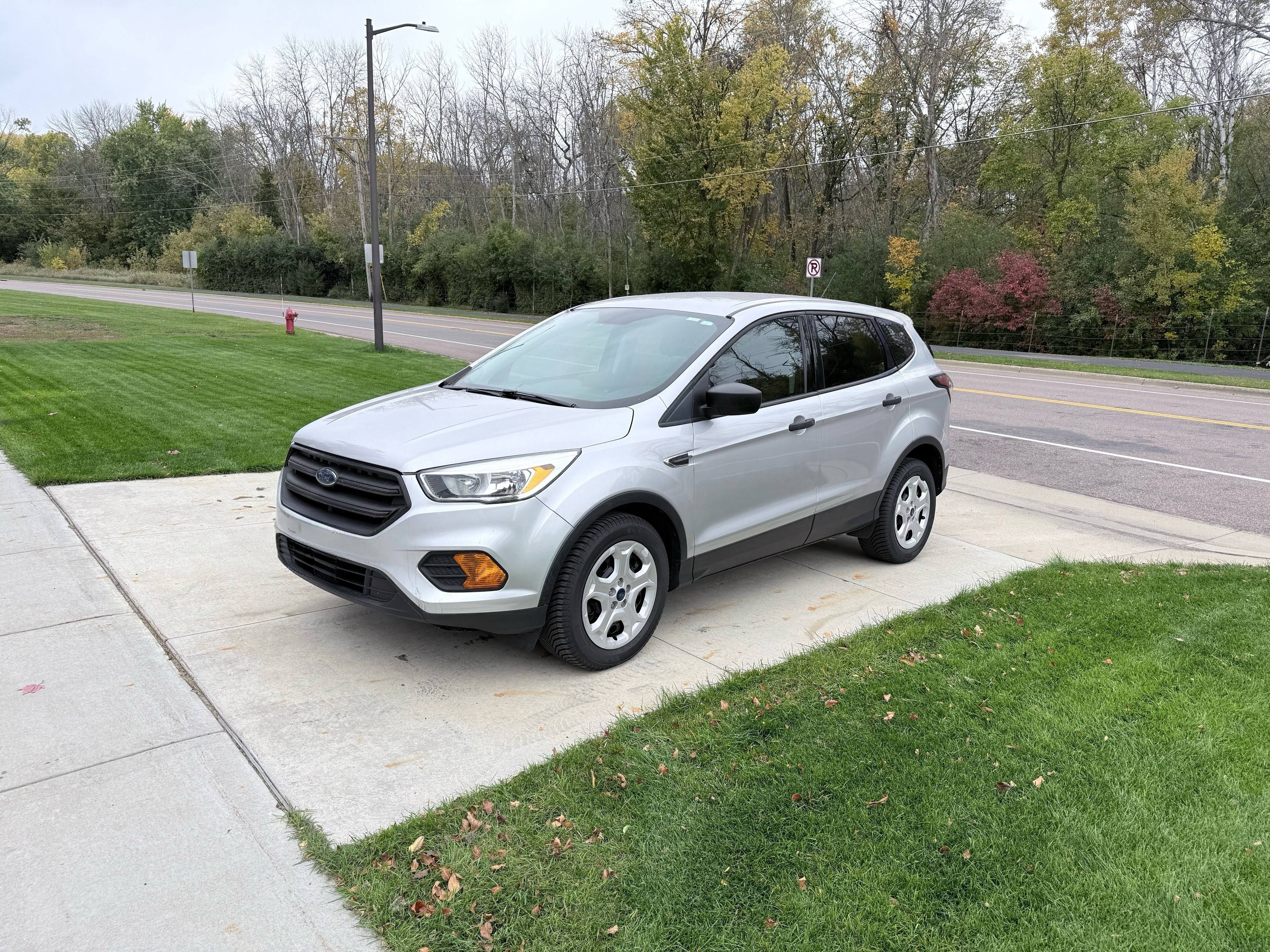 Used 2017 Ford Escape S FWD image 1