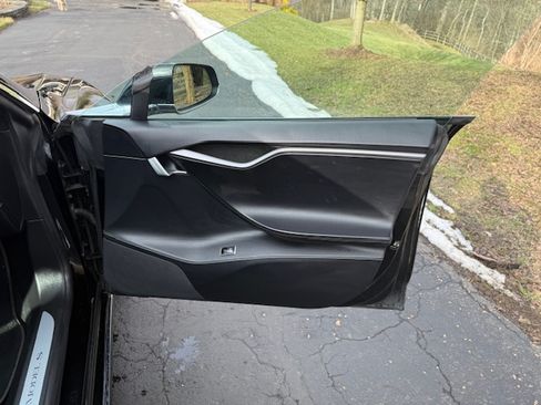Used 2020 Tesla Model S Long Range Plus image 20