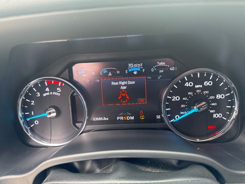 Used 2022 Ford F250 Platinum w/ Tremor Off-Road Package image 19