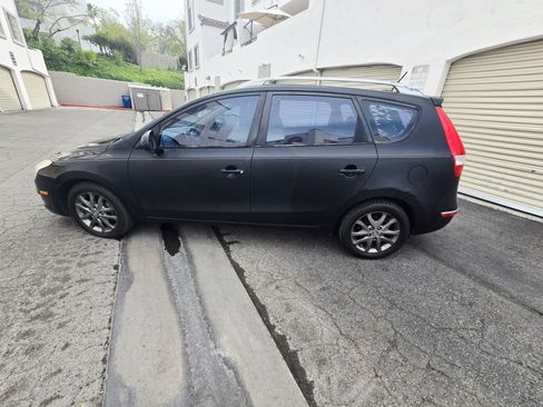 Used 2012 Hyundai Elantra w/ Preferred Pkg image 10