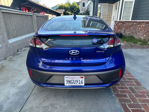 Used 2020 Hyundai Ioniq Limited image 4