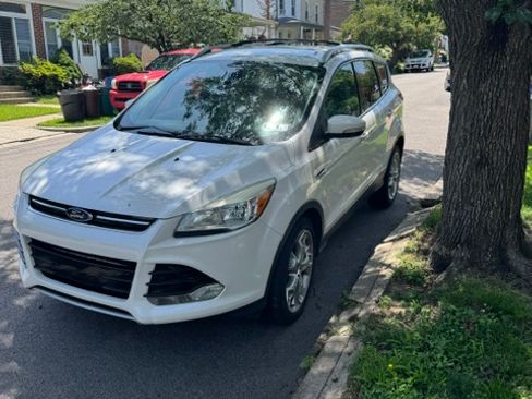 Used 2014 Ford Escape Titanium AWD/4WD image 9