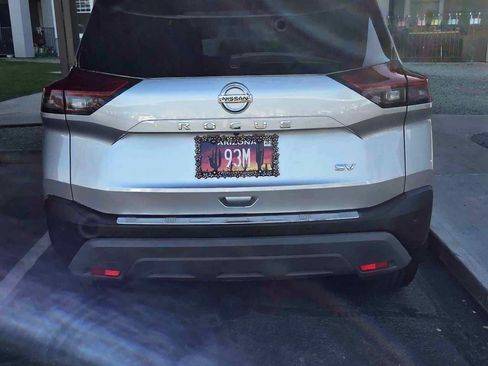 Used 2021 Nissan Rogue SV image 5