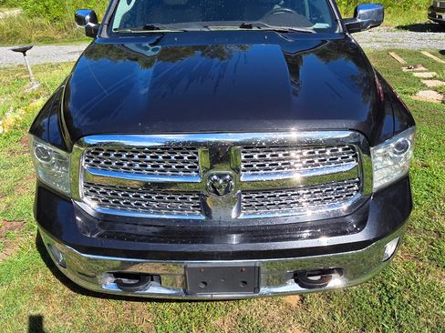 Used 2015 RAM 1500 Laramie w/ Convenience Group image 20