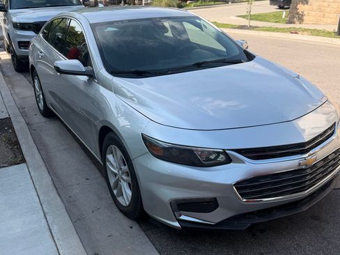 Used 2017 Chevrolet Malibu LT FWD image 4