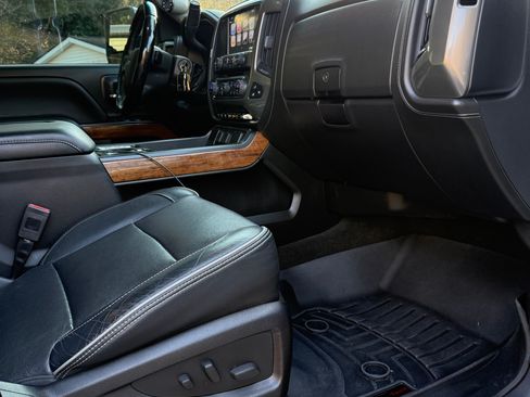 Used 2017 Chevrolet Silverado 2500 High Country w/ Duramax Plus Package image 13