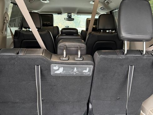 Used 2017 Chrysler Pacifica Touring-L image 8