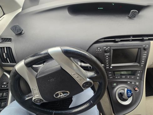 Used 2010 Toyota Prius Two image 10