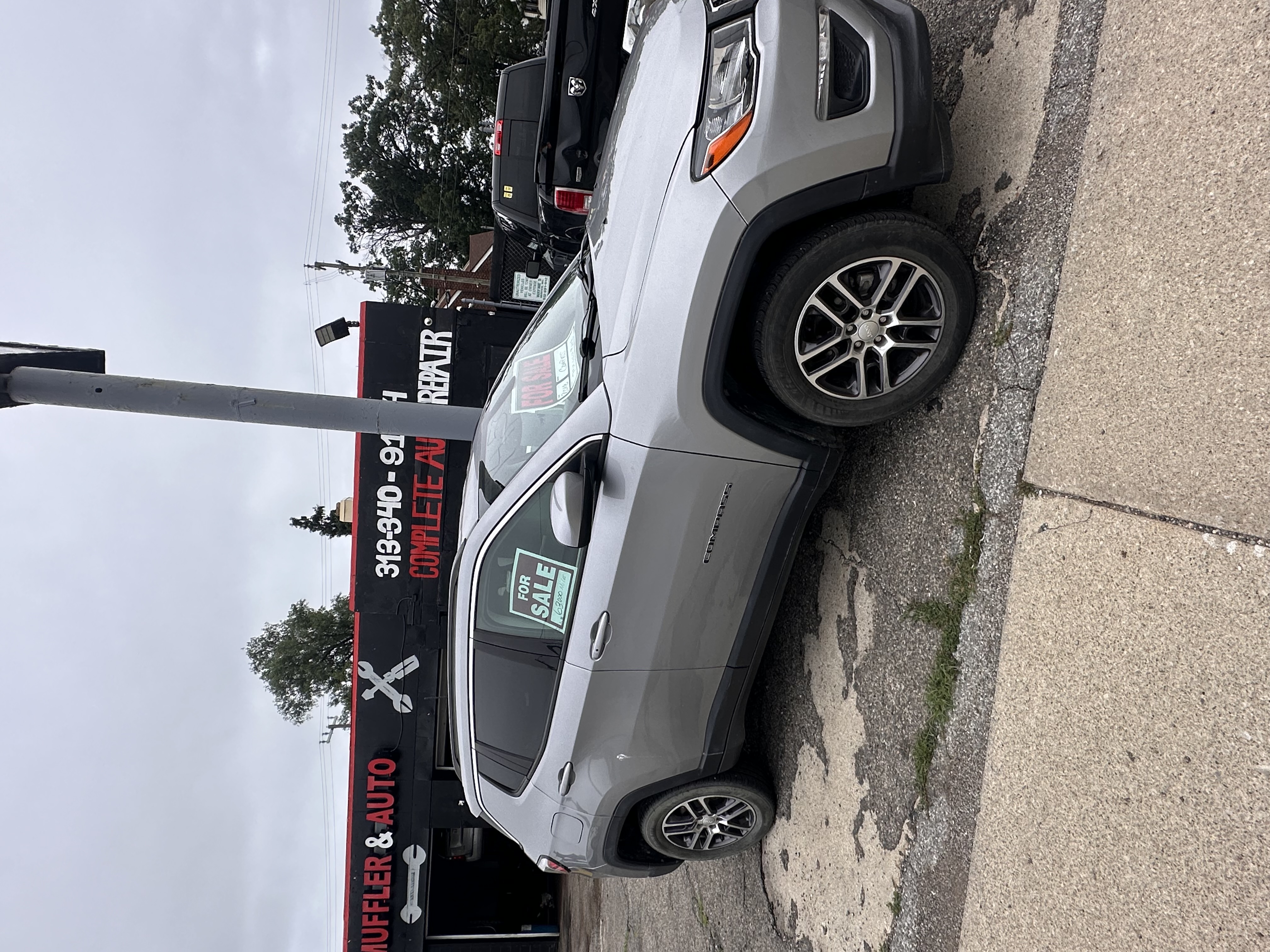 Used 2018 Jeep Compass Latitude w/ Popular Equipment Group AWD/4WD image 4