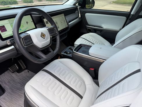Used 2023 Rivian R1S Adventure AWD/4WD image 21