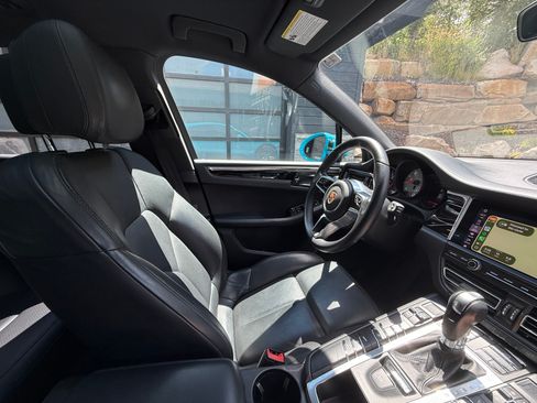 Used 2021 Porsche Macan S AWD/4WD image 17