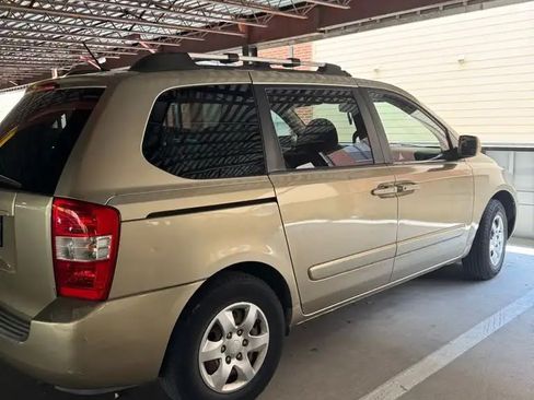 Used 2007 Kia Sedona w/ Convenience Pkg FWD image 8