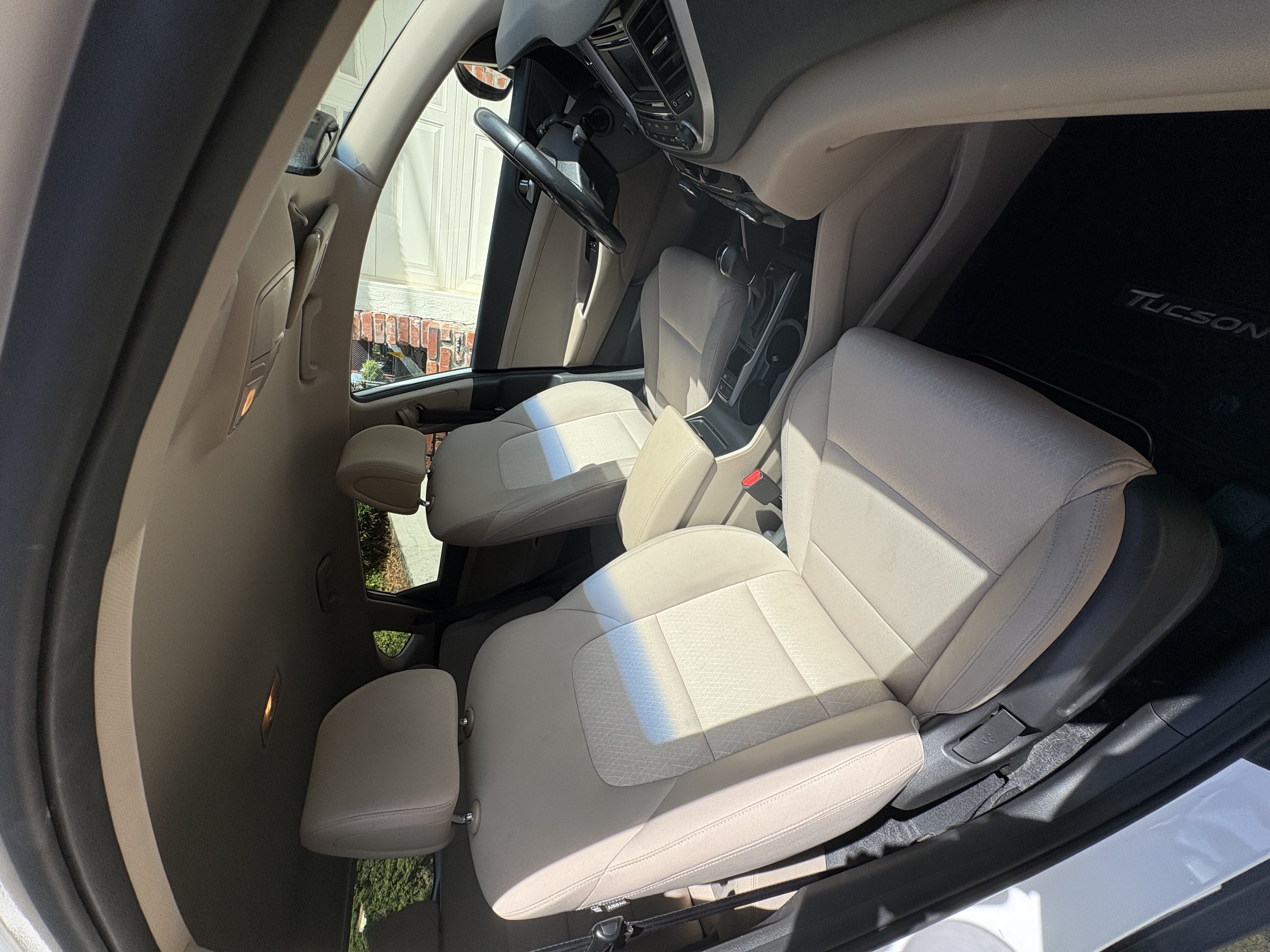 Used 2017 Hyundai Tucson Sport FWD image 4