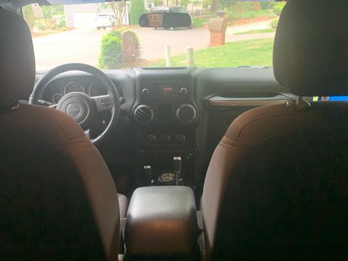 Used 2015 Jeep Wrangler Sport w/ Quick Order Package 24S AWD/4WD image 12