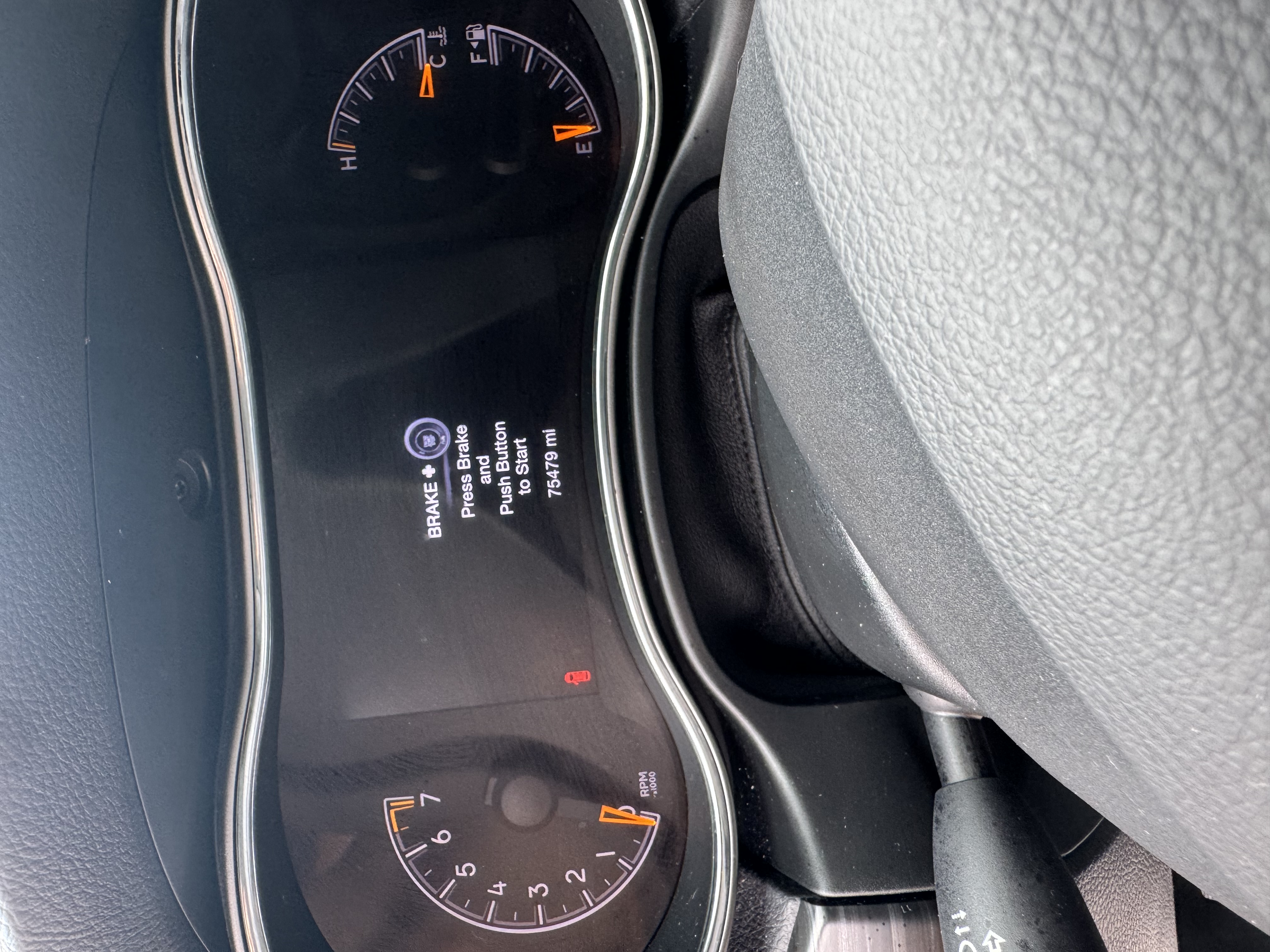 Used 2019 Jeep Grand Cherokee Altitude AWD/4WD image 11