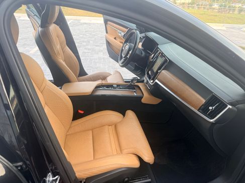 Used 2017 Volvo S90 T5 Inscription w/ Convenience Package image 13