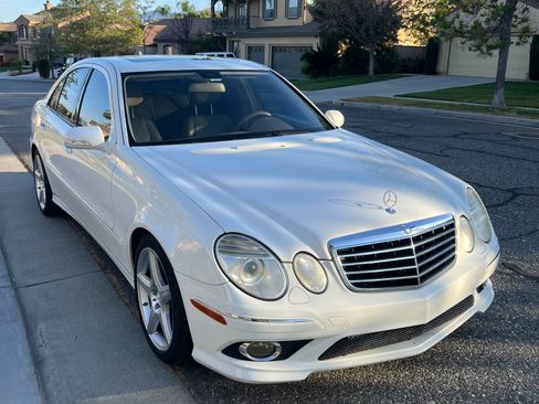 Used 2009 Mercedes-Benz E 350 Sedan image 2