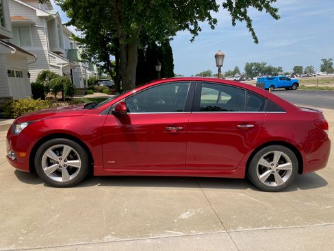 Used 2012 Chevrolet Cruze LT w/ RS Package FWD image 12