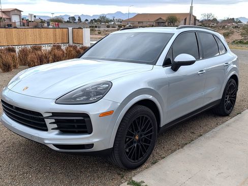 Used 2019 Porsche Cayenne S image 1