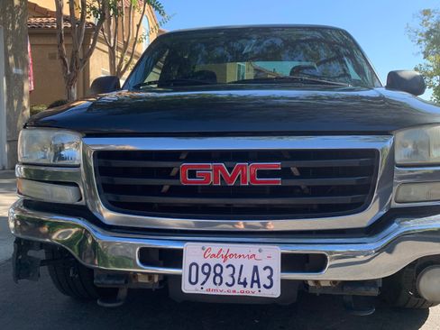 Used 2003 GMC Sierra 1500 SLE w/ Professional Package image 2