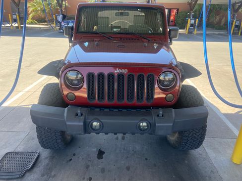 Used 2010 Jeep Wrangler Sahara image 29
