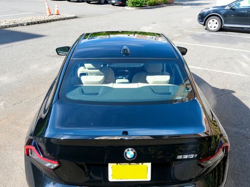 Used 2023 BMW 230i Coupe w/ Premium Package RWD image 12