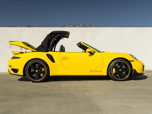 Used 2016 Porsche 911 Turbo S image 4