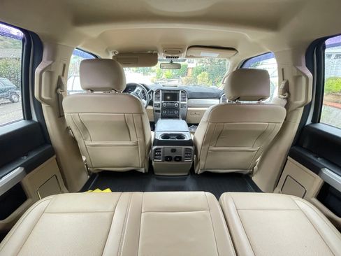 Used 2017 Ford F350 Lariat image 28