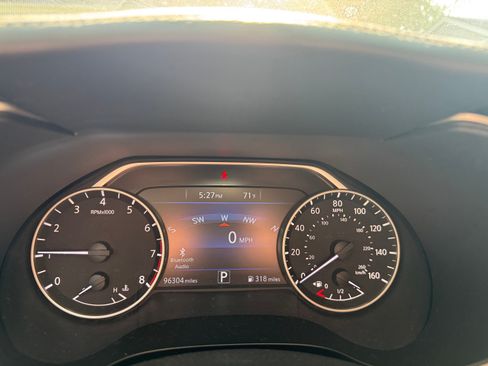 Used 2017 Nissan Maxima 3.5 SV FWD image 9