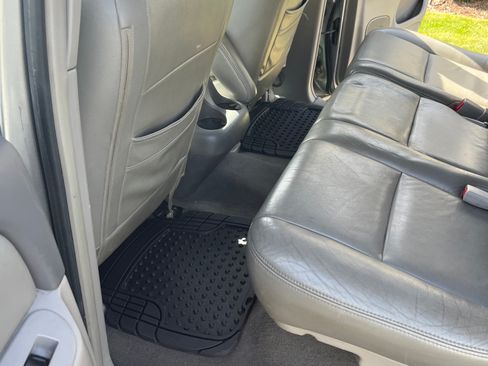 Used 2005 Toyota Sequoia SR5 AWD/4WD image 11