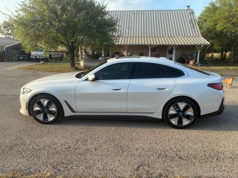 Used 2023 BMW i4 eDrive35 image 4