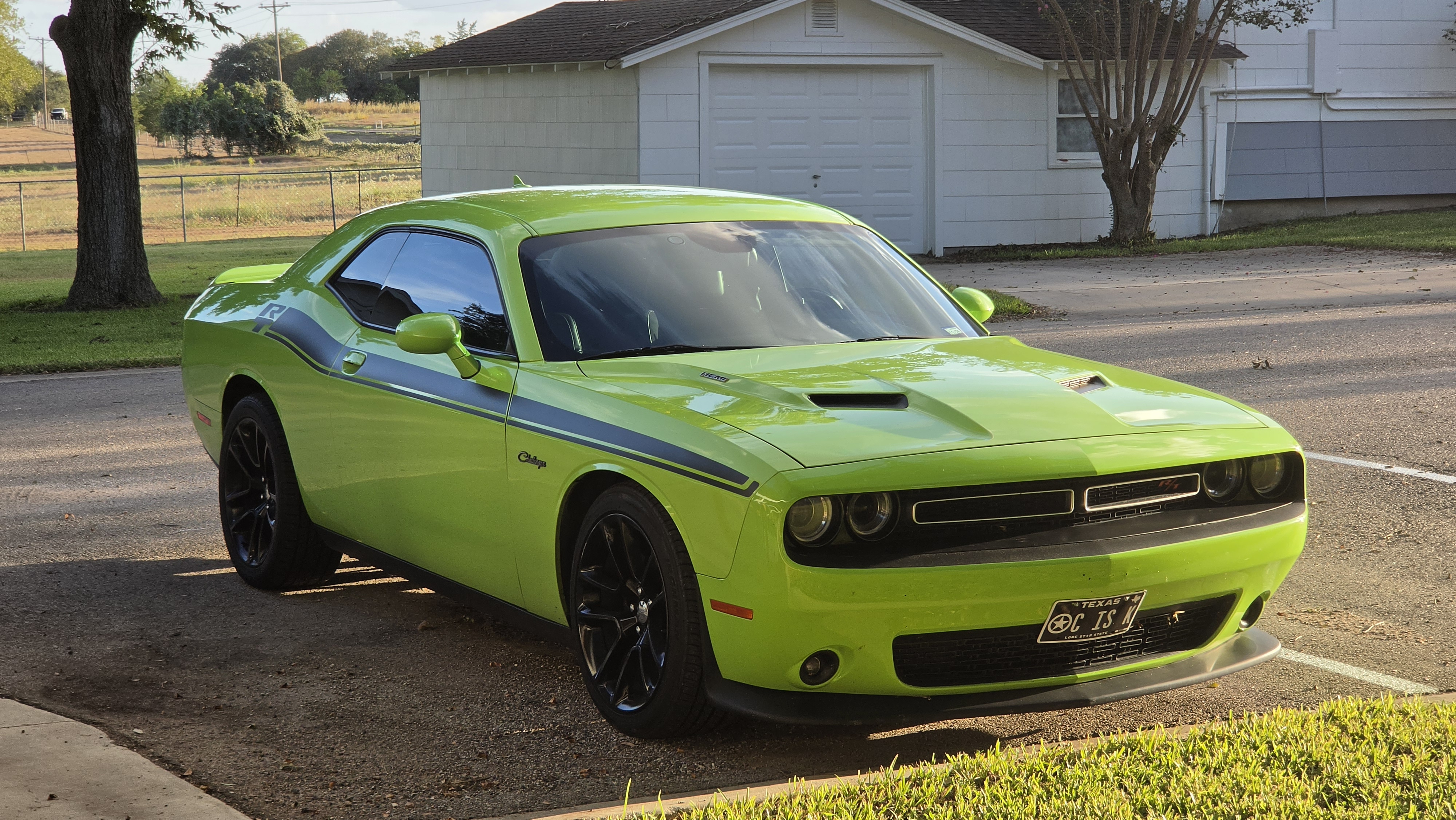 Used 2015 Dodge Challenger R/T Plus RWD image 28