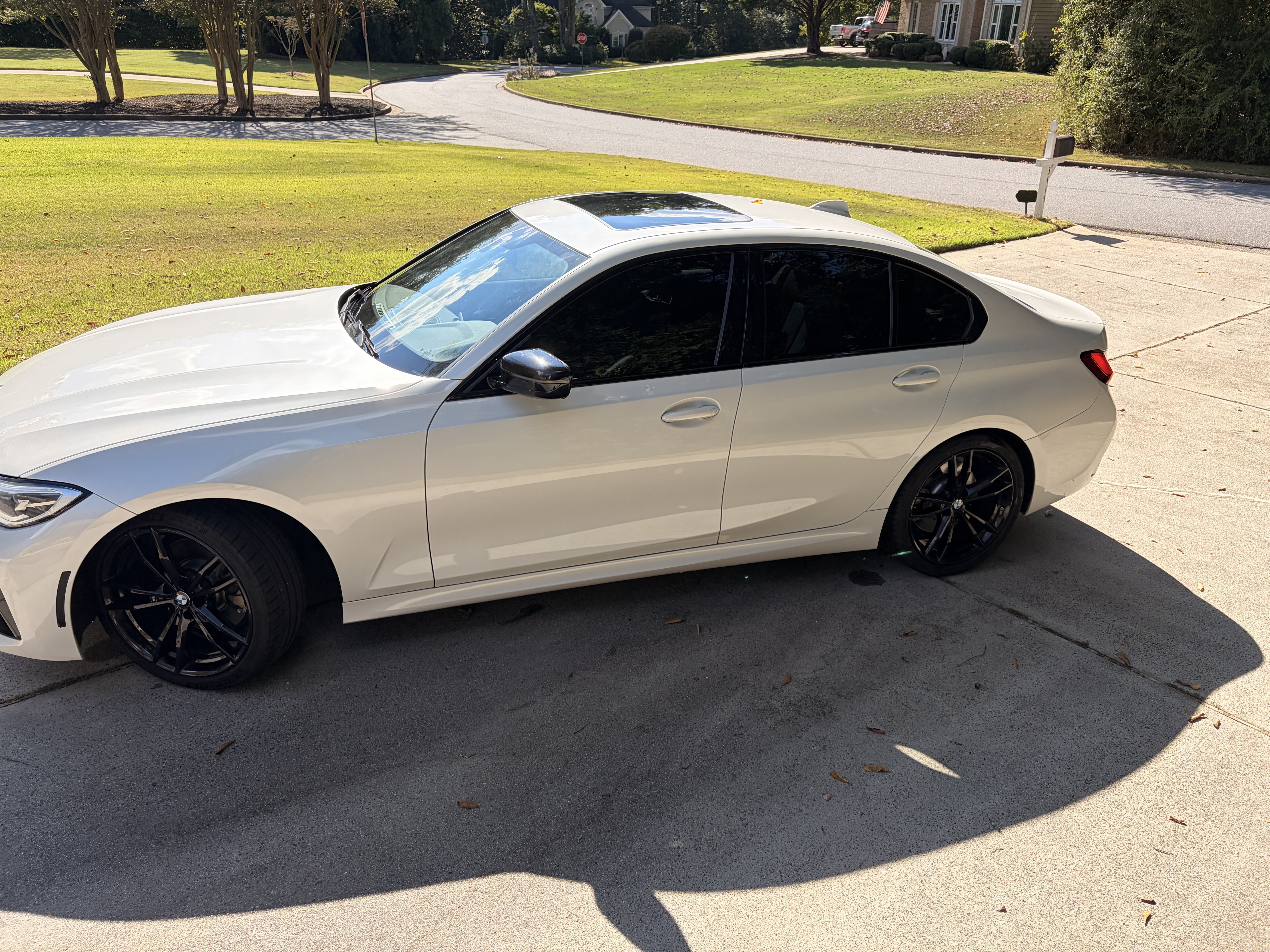 Used 2021 BMW 330i Sedan w/ M Sport Package RWD image 1