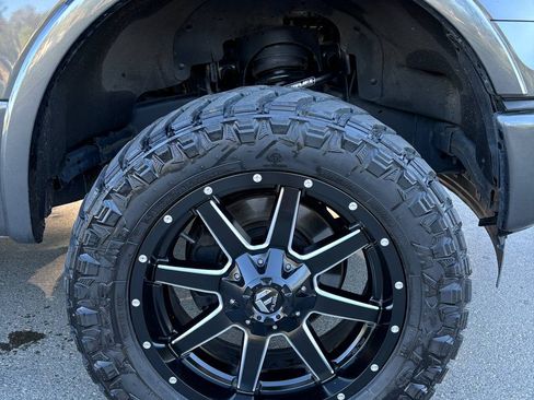 Used 2017 Ford F150 XLT w/ Equipment Group 302A Luxury image 9