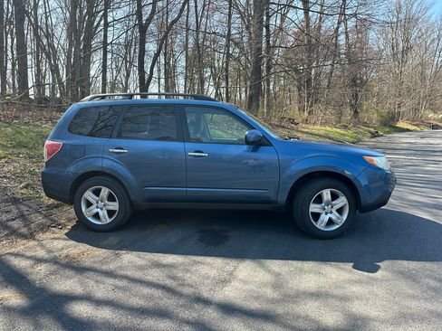 Used 2010 Subaru Forester 2.5X Premium image 8