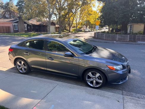 Used 2013 Acura ILX w/ Premium Package image 1