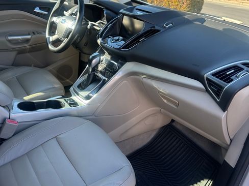 Used 2013 Ford C-MAX SEL image 11