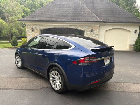 Used 2020 Tesla Model X Long Range AWD/4WD image 9
