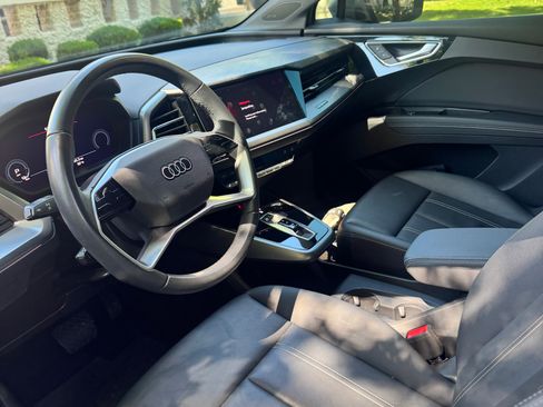 Used 2023 Audi Q4 e-tron Premium Plus w/ Premium Plus RWD image 18