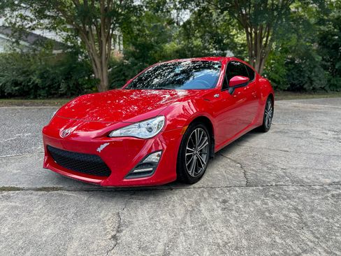 Used 2016 Scion FR-S RWD image 9
