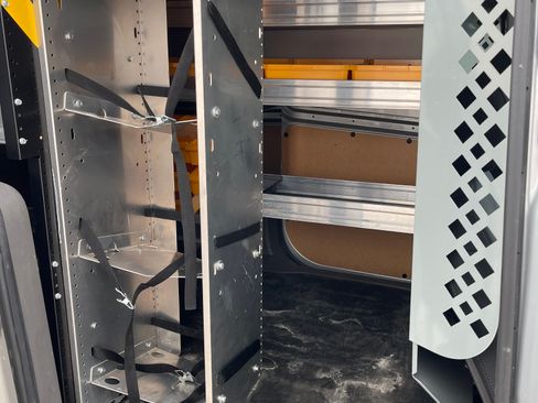 Used 2019 Ford Transit Connect XLT image 5