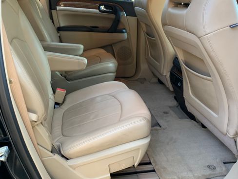 Used 2010 Buick Enclave CXL image 10