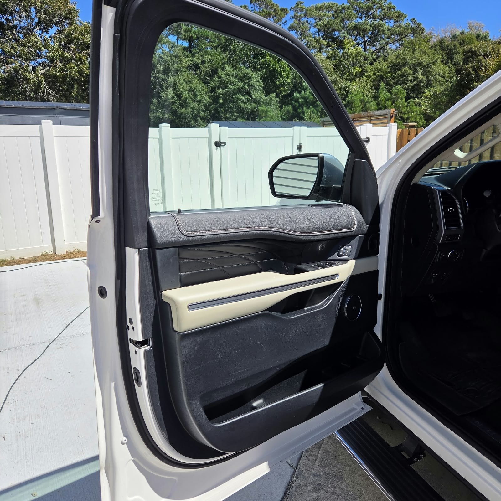 Used 2019 Ford Expedition Max Platinum AWD/4WD image 32