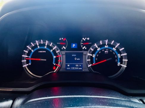 Used 2014 Toyota 4Runner SR5 Premium image 11