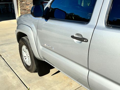 Used 2014 Toyota Tacoma PreRunner image 15