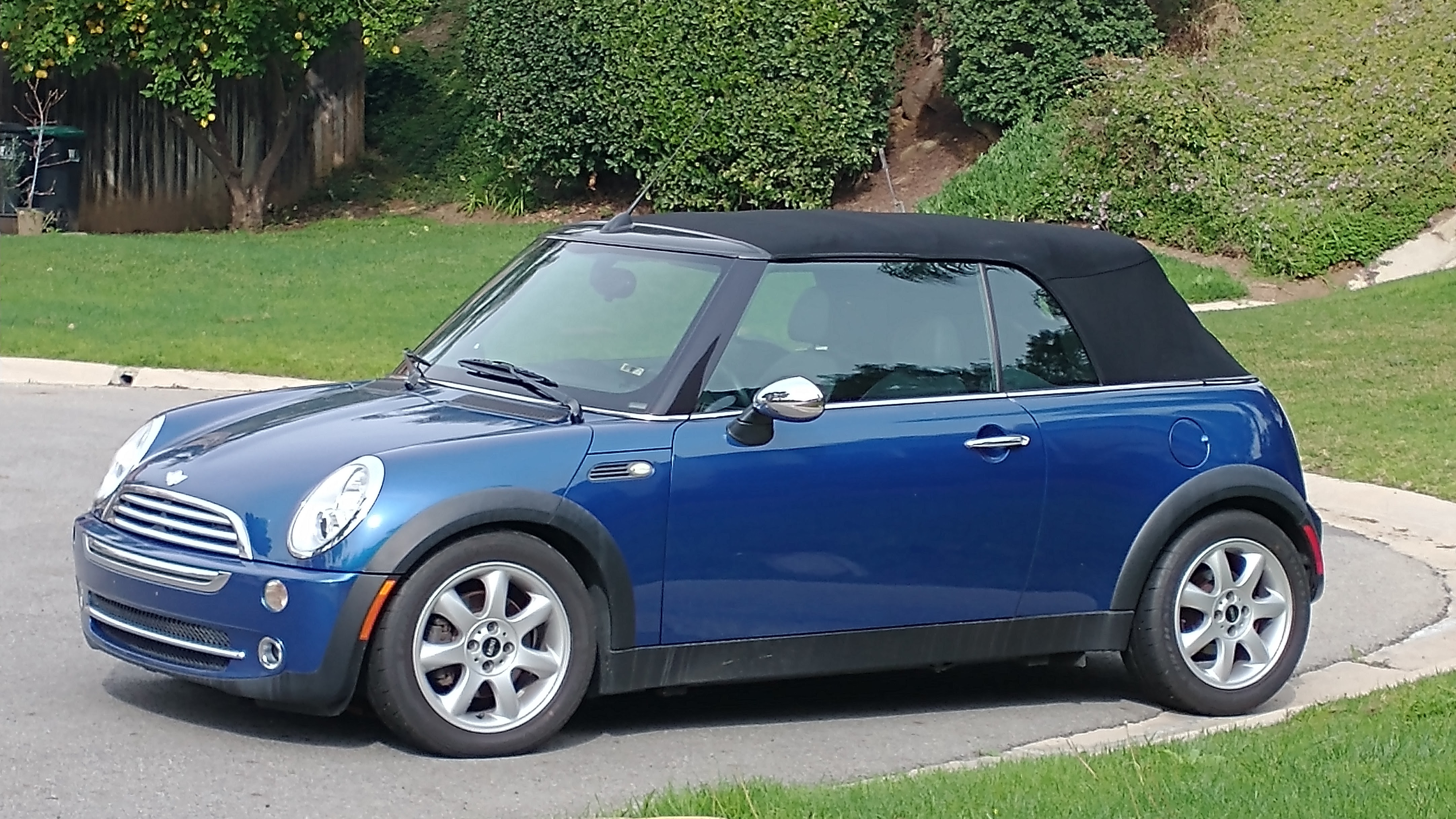 Used 2007 MINI Cooper Convertible FWD image 4