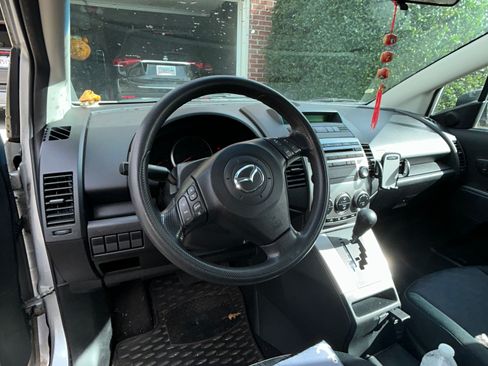 Used 2008 MAZDA MAZDA5 Sport image 5