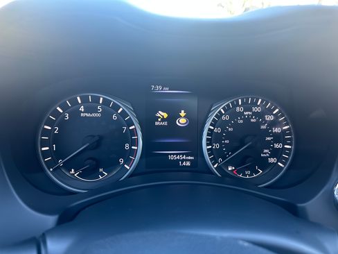 Used 2018 INFINITI Q50 Luxe w/ Essential Package (3.0T Luxe) image 9