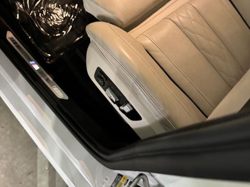 Used 2022 BMW X7 xDrive40i w/ M Sport Package image 12